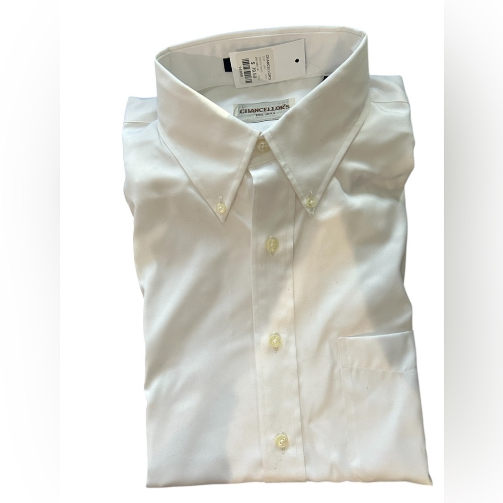 White button down dress shirt
NWT
Men’s Medium